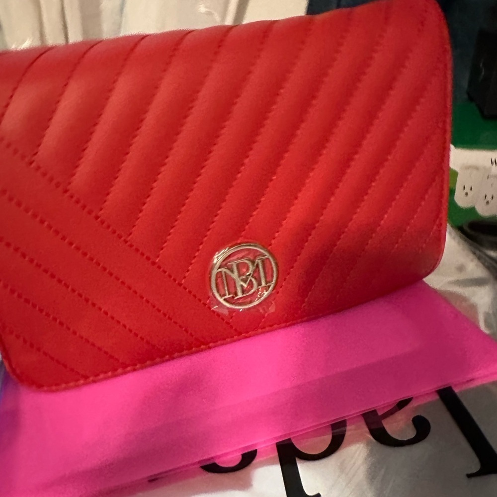 Badgley Mischka Red Quilted Shoulder Bag - Picture 3 of 15
